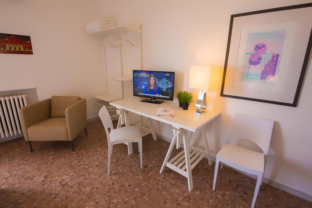 Hotel Riviera Bari Exteriör bild