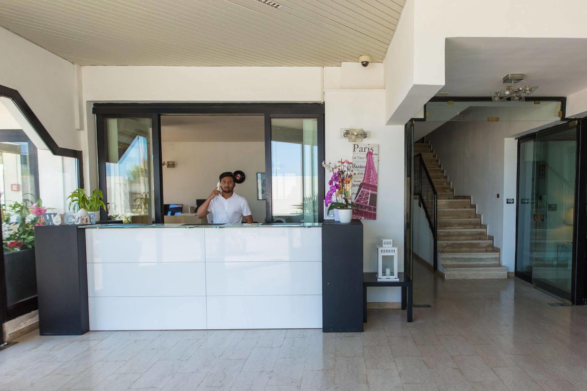 Hotel Riviera Bari Exteriör bild