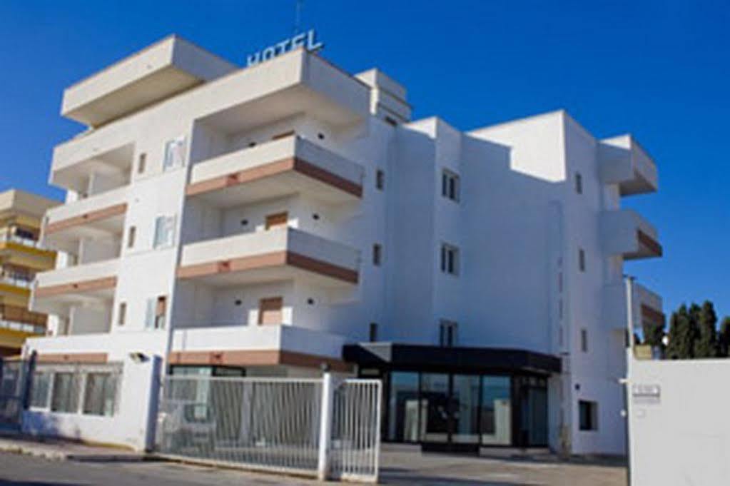Hotel Riviera Bari Exteriör bild